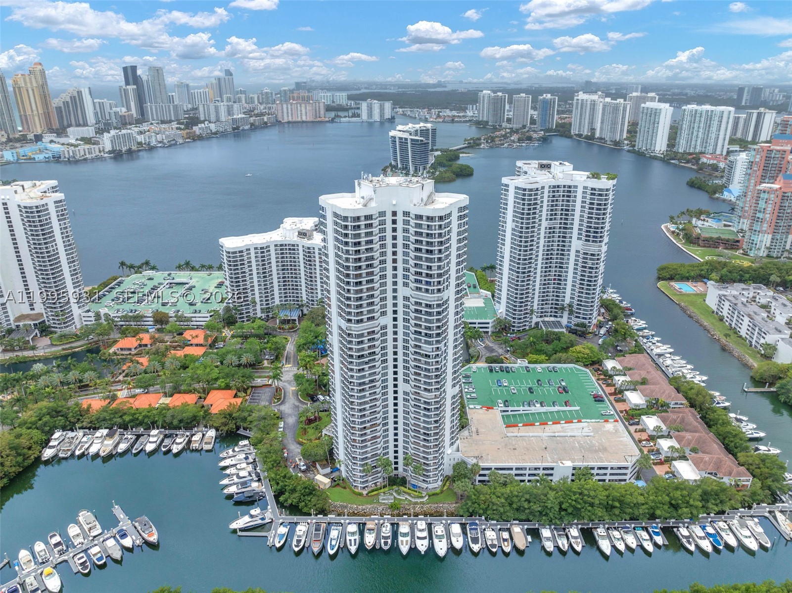 3500 Mystic Pointe Dr 3001 — photo