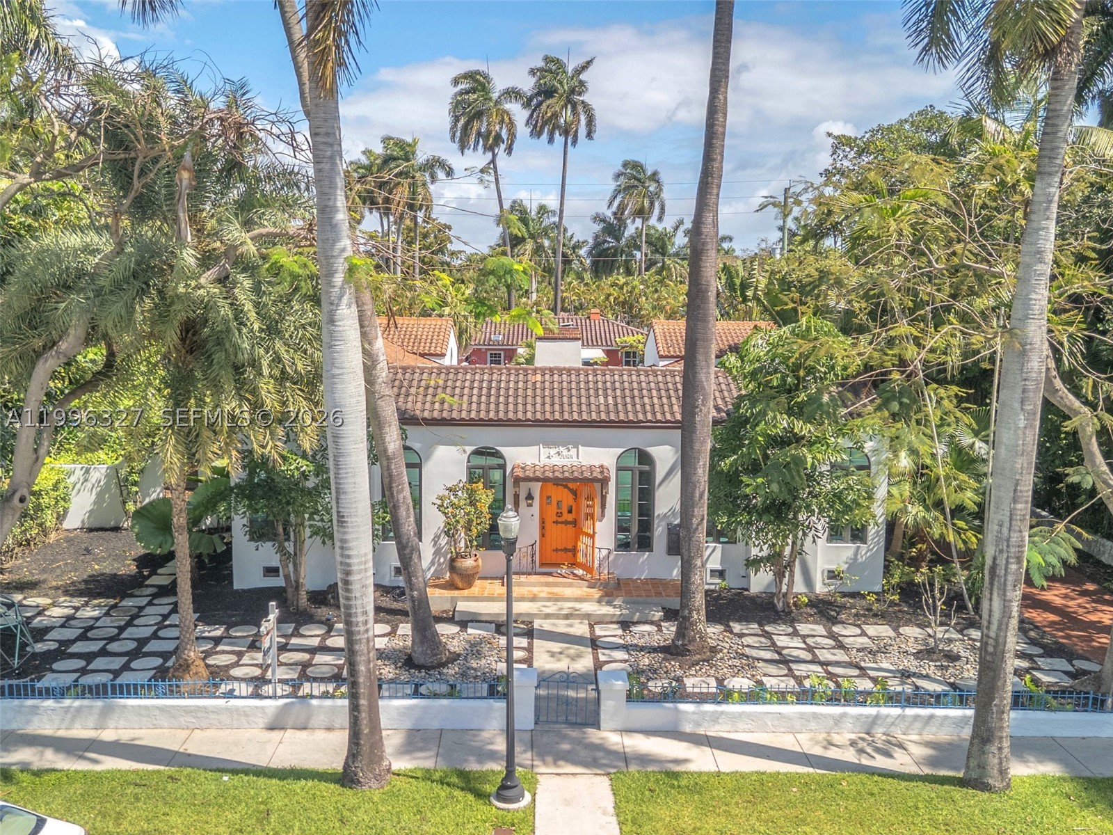 1321 Tyler St — photo