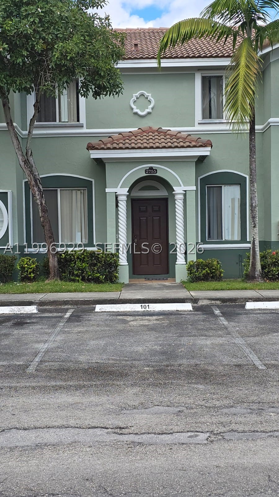 2755 SE 15th 101 — photo