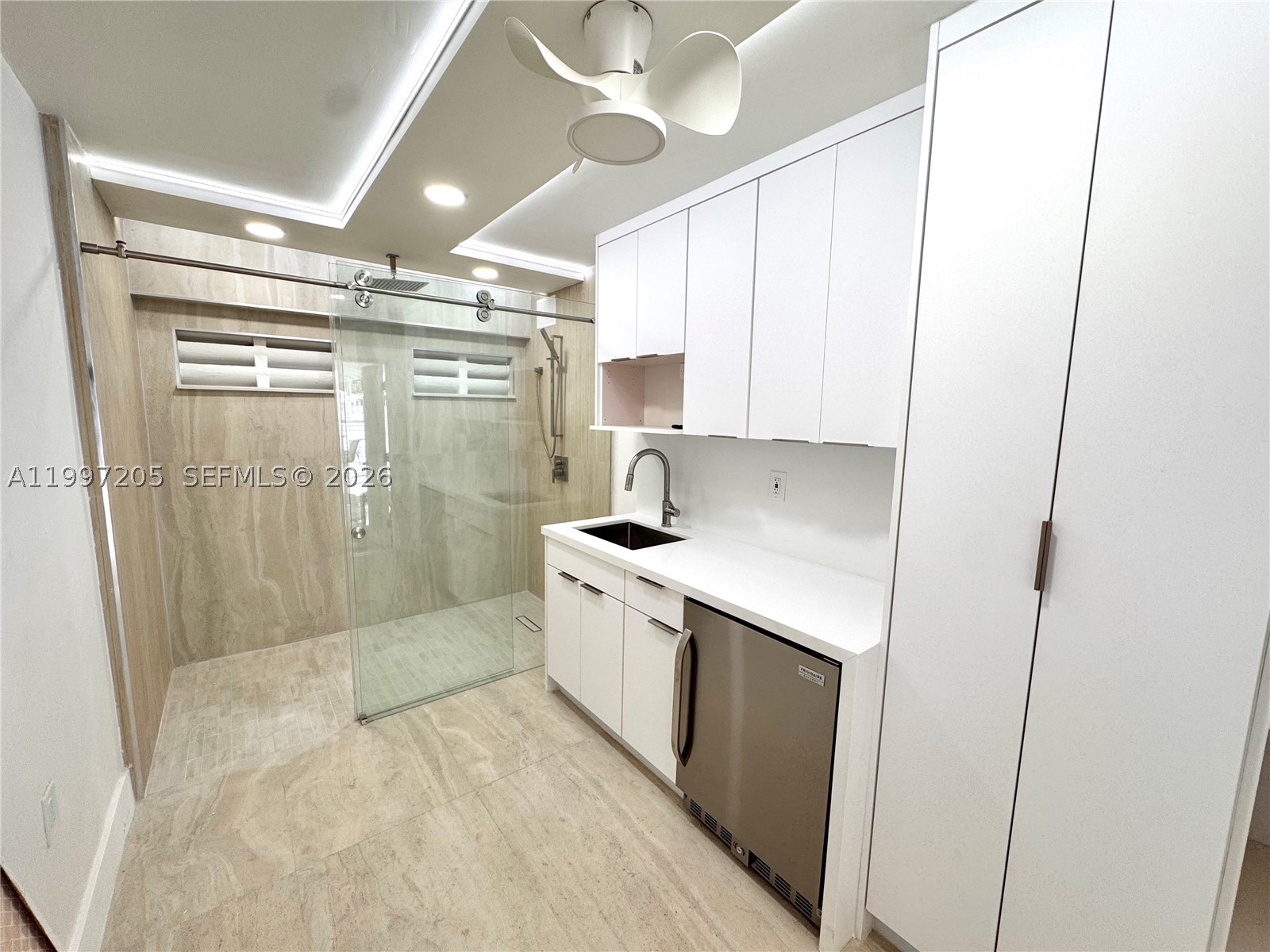 2899 Collins Ave 6 — photo
