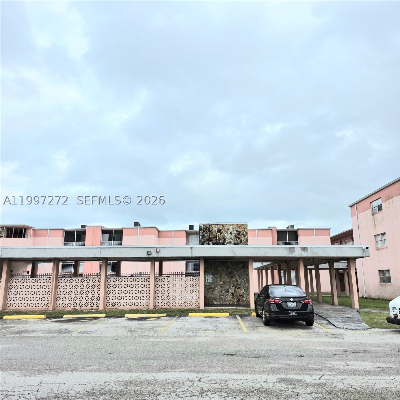 19771 SW 114th Ave 129 — photo