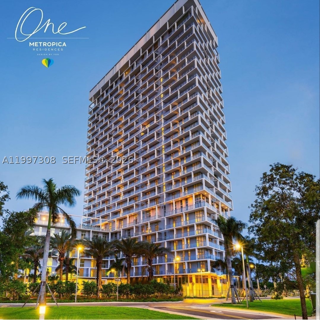 2000 Metropica Way 505 — photo