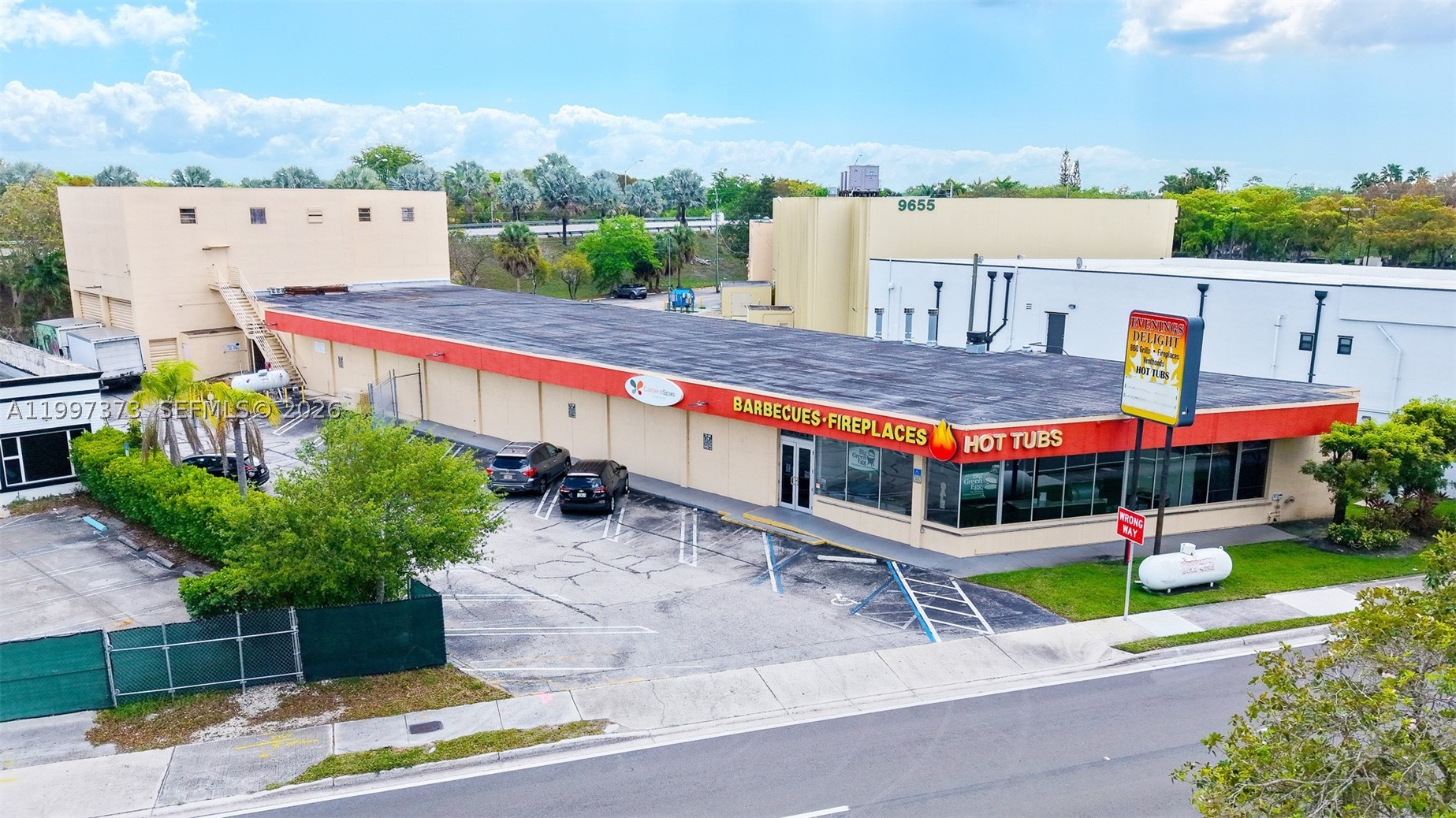 9621 S Dixie Hwy — photo