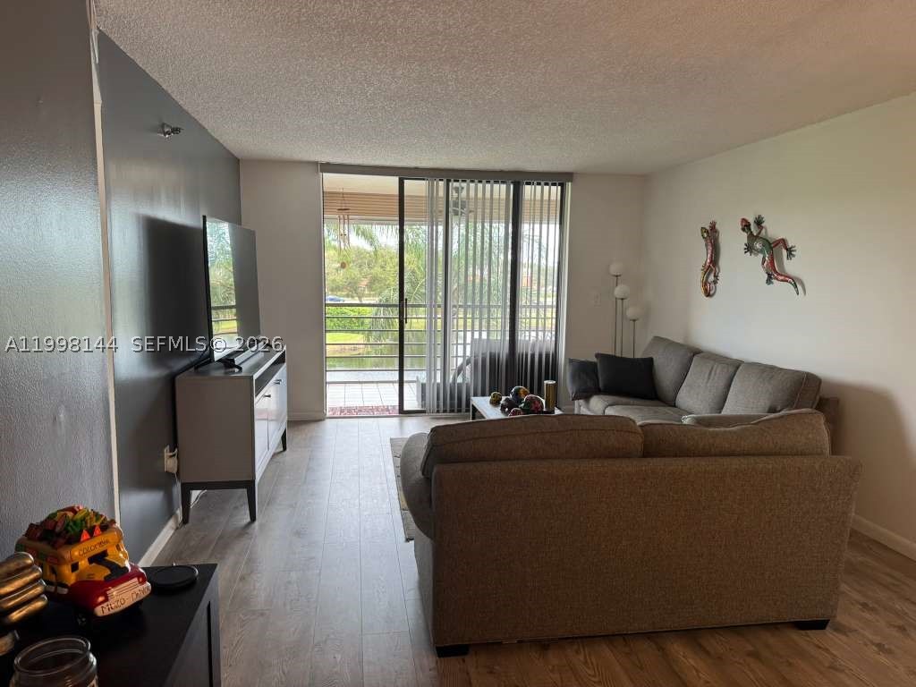 1200 Saint Charles Pl 321 — photo