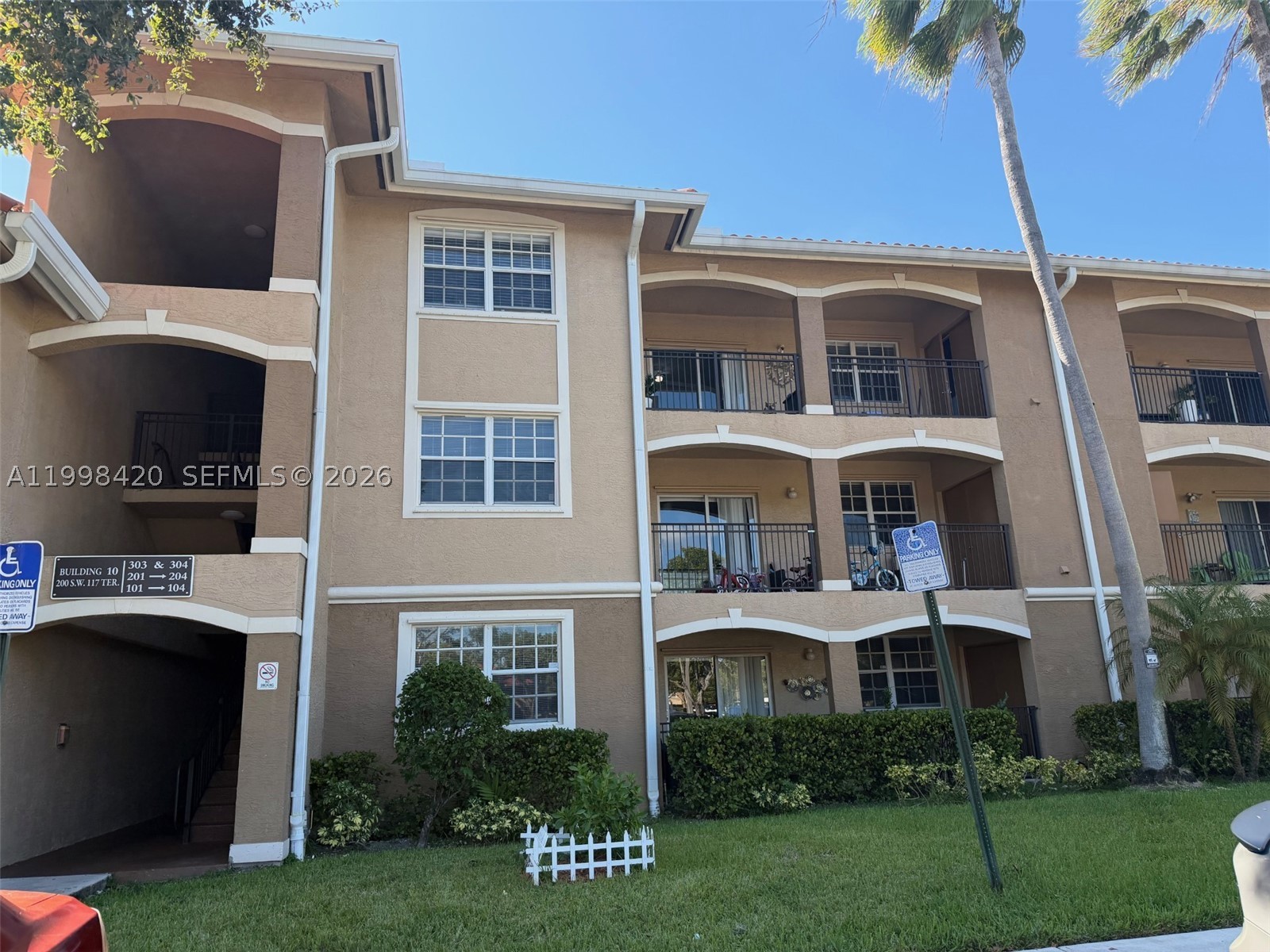 200 SW 117th Ter 10103 — photo