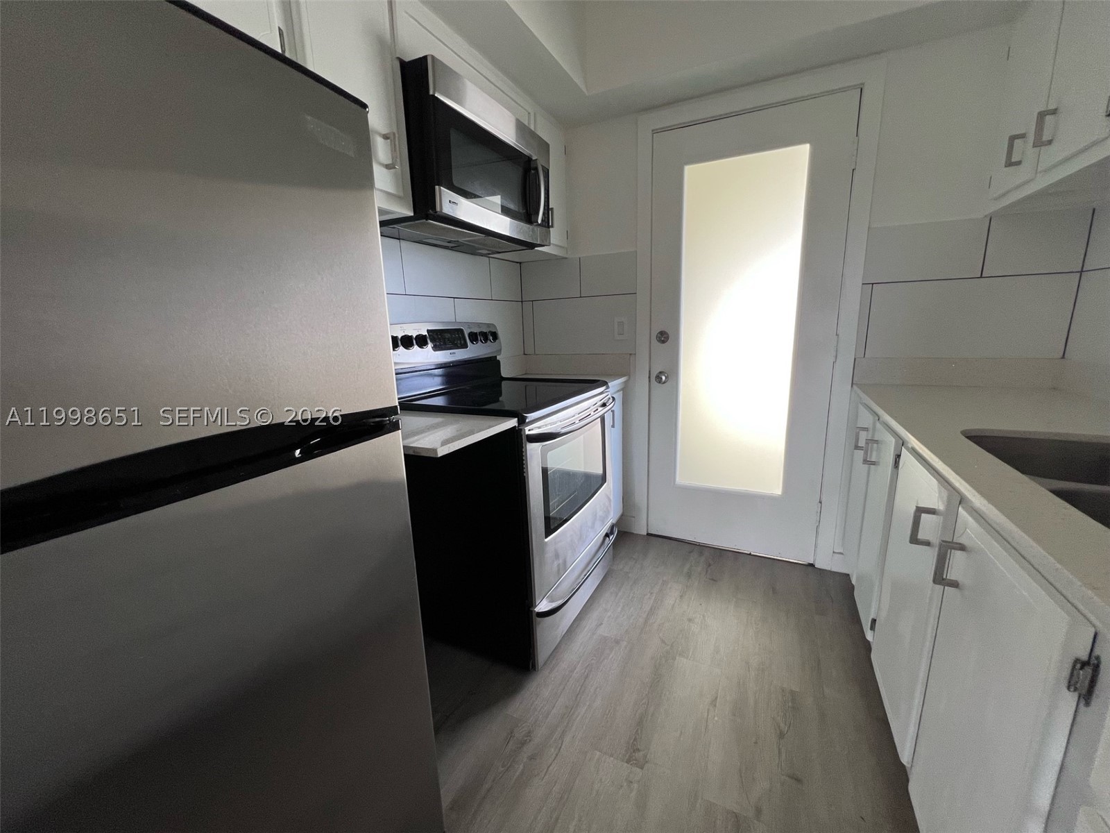 1350 E Sample Rd 306 — photo