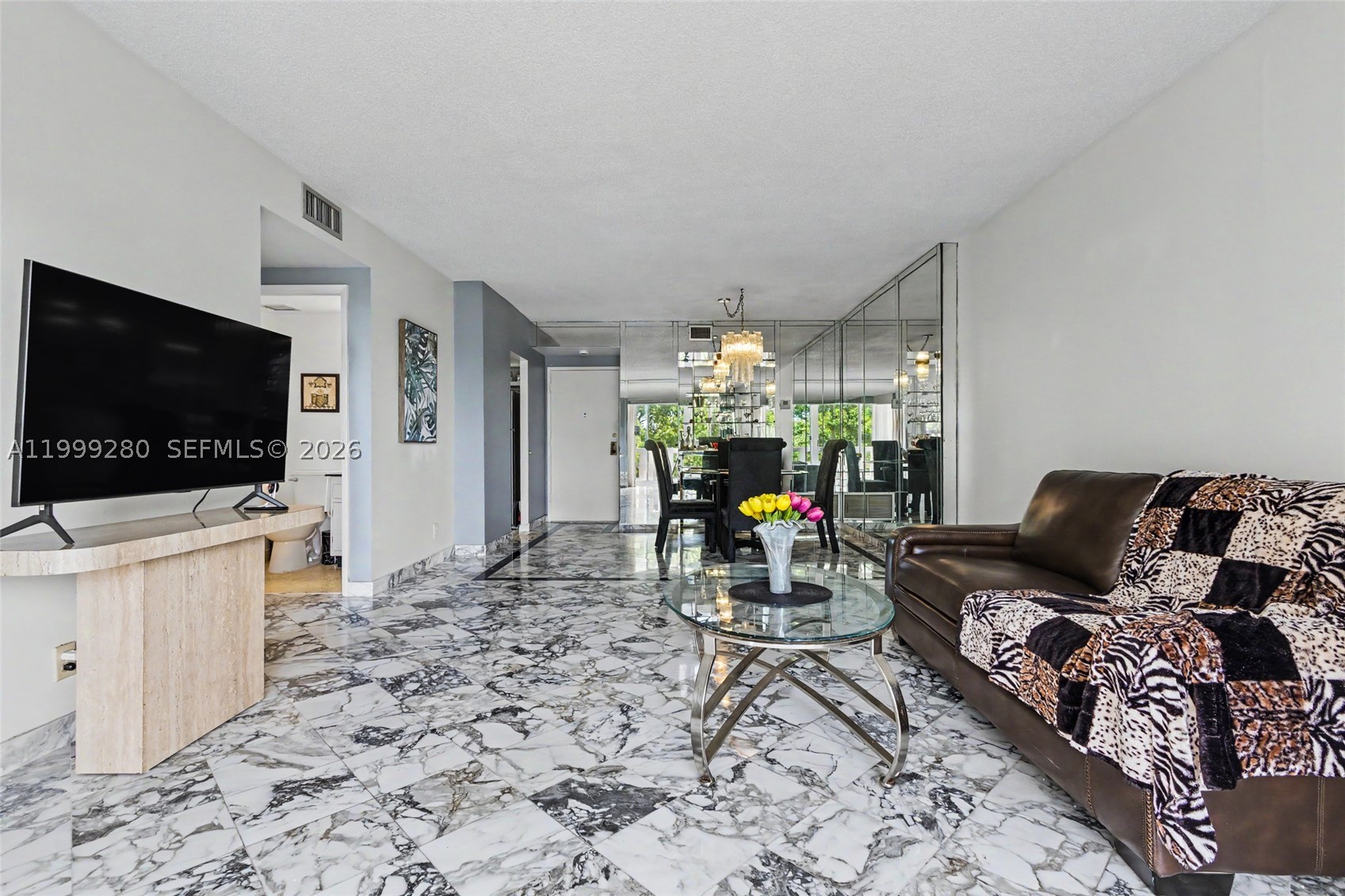 4330 Hillcrest Dr 405 — photo
