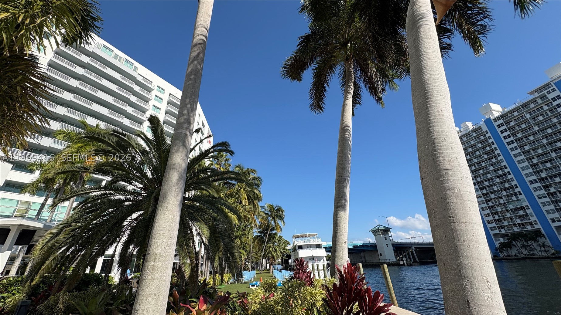 2670 E Sunrise Blvd 309 — photo