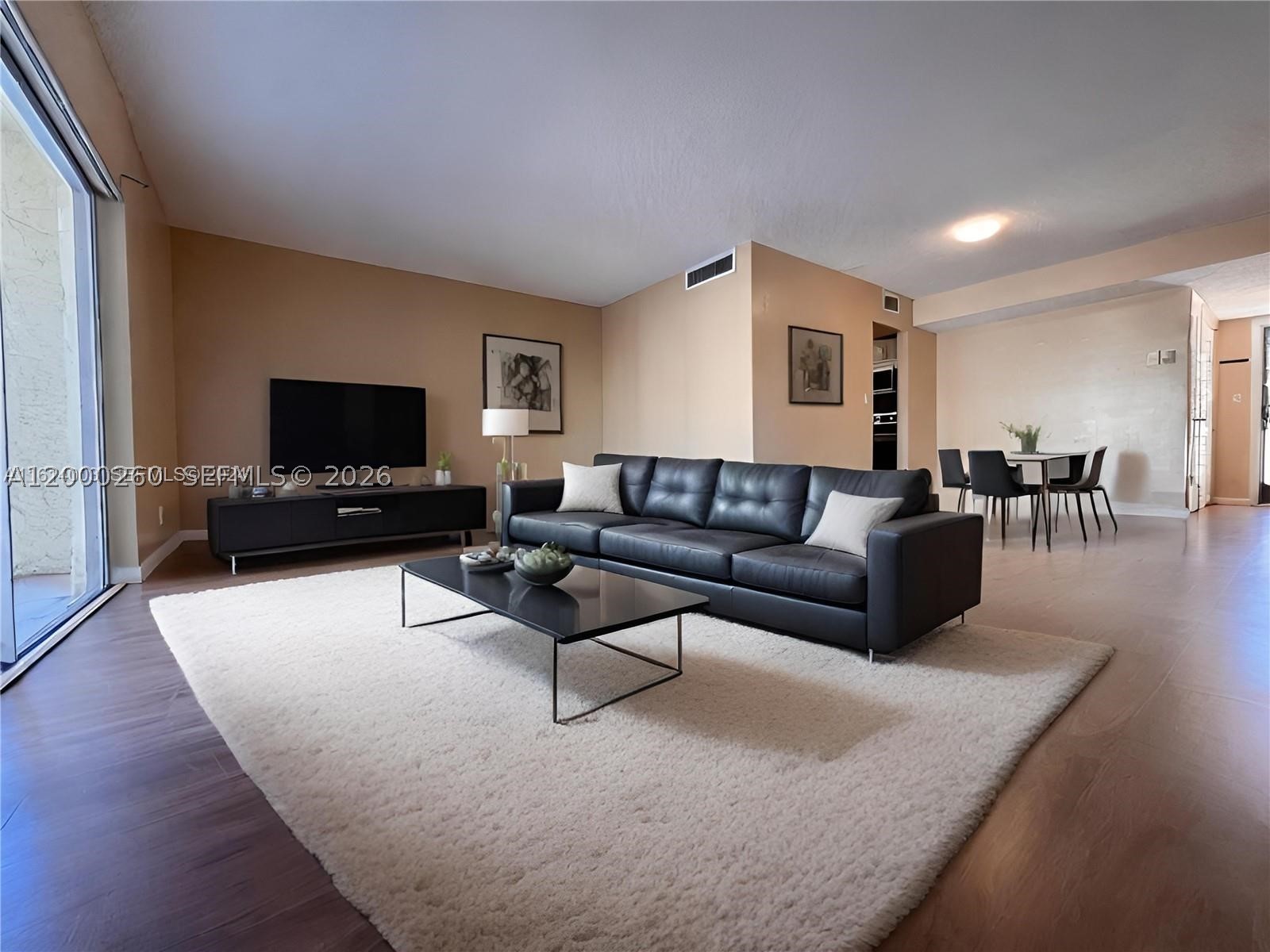 3300 Spanish Moss Ter 206 — photo