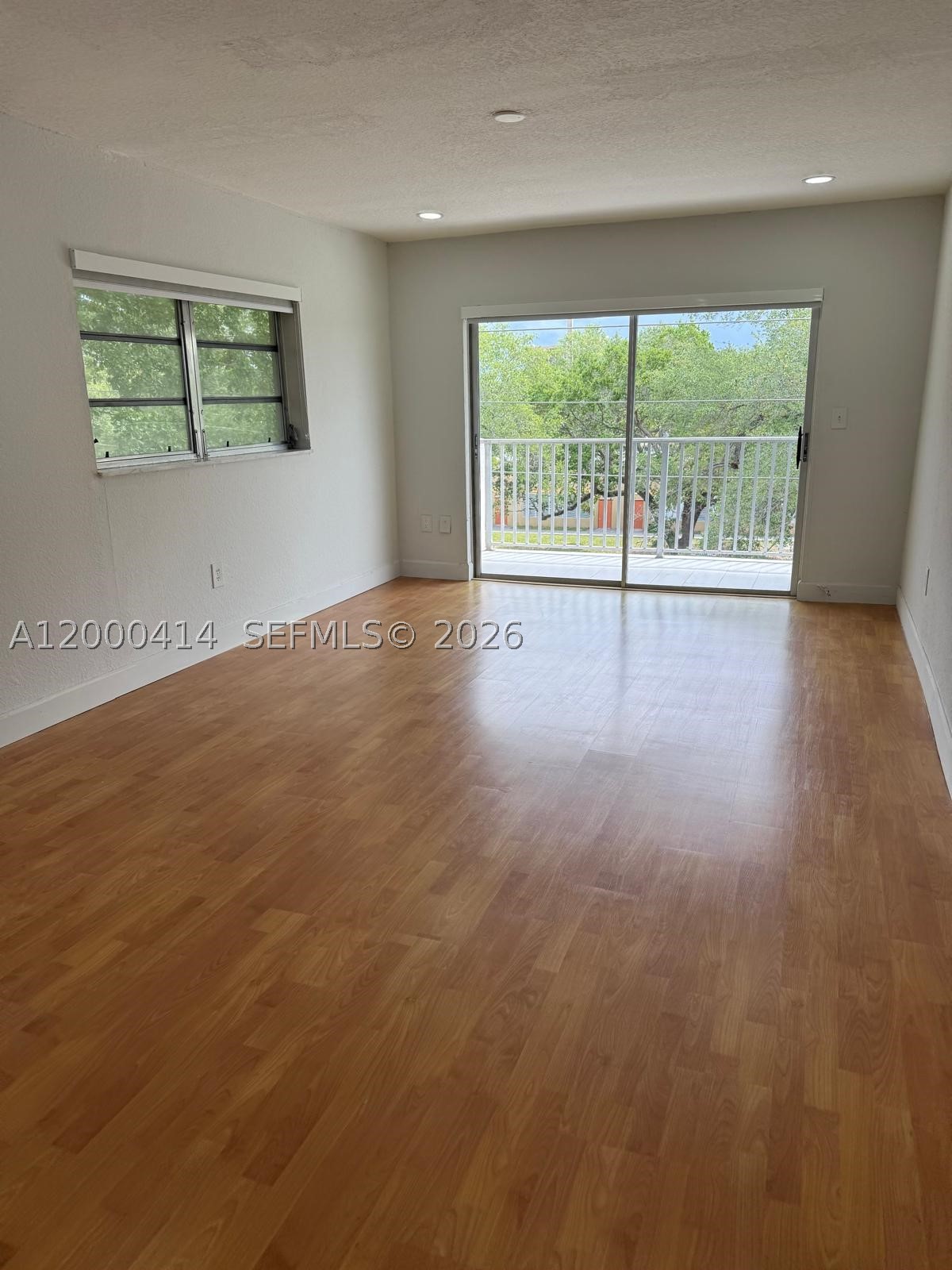 12105 NE 11th Pl 306 — photo