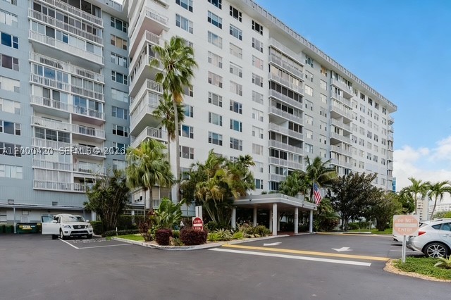 3800 Hillcrest Dr 411 — photo