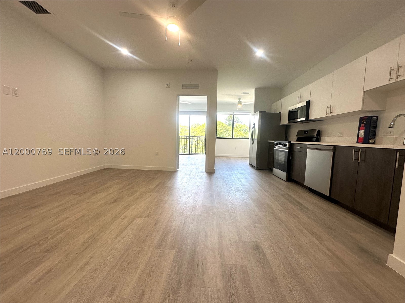 20 NE 19th Ave 304 — photo