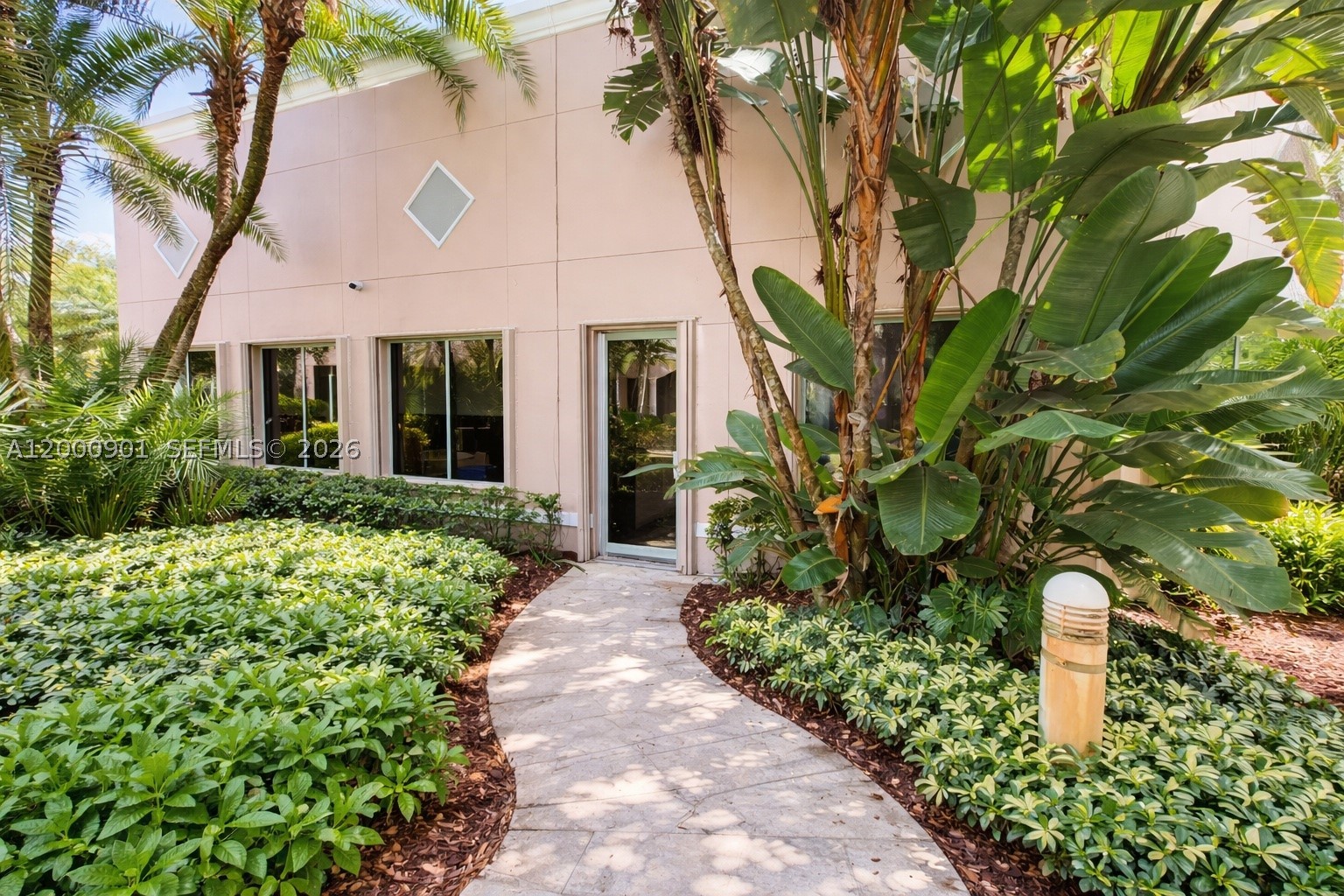 1545 N Park Dr — photo