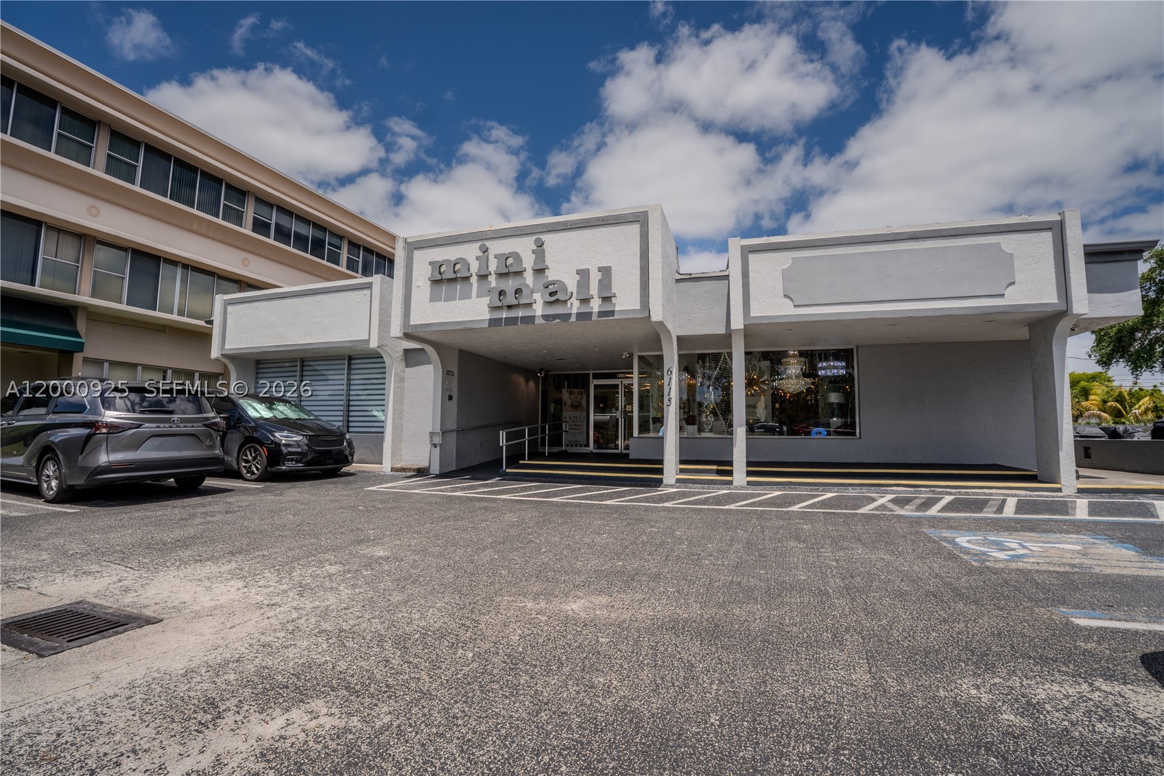 6115 Miramar Pkwy — photo