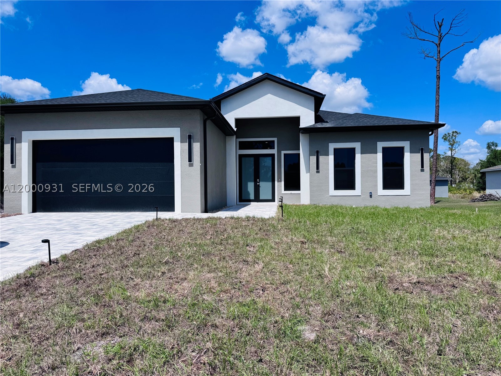 700 Biscayne Dr — photo