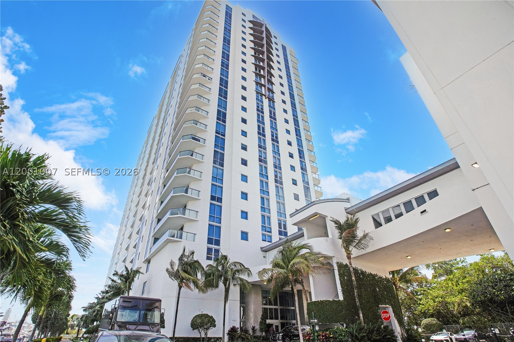 17111 Biscayne Blvd 2008 — photo