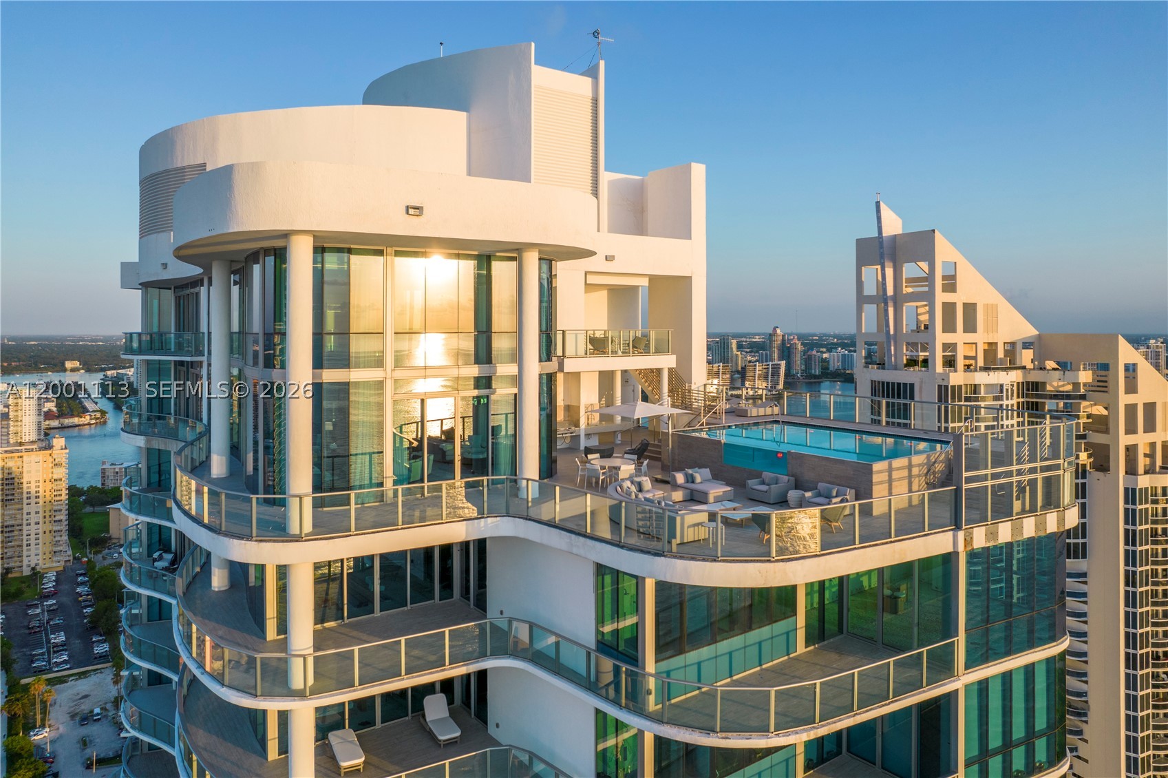 17475 Collins Ave Ph3201 — photo