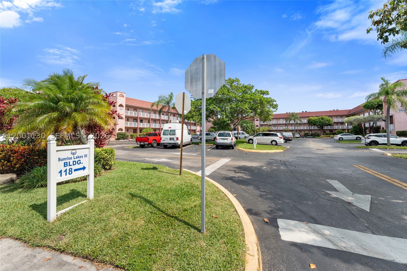 9401 Sunrise Lakes Blvd 307 — photo