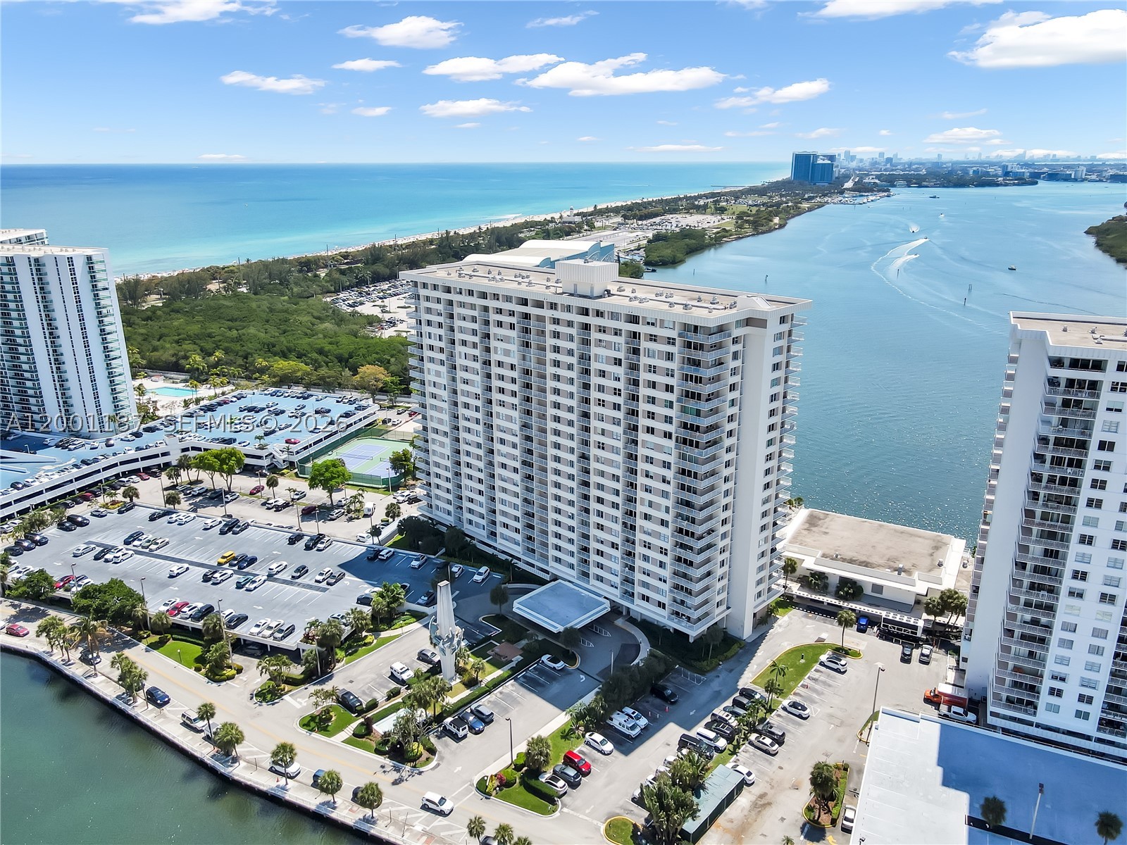 300 Bayview Dr 315 — photo