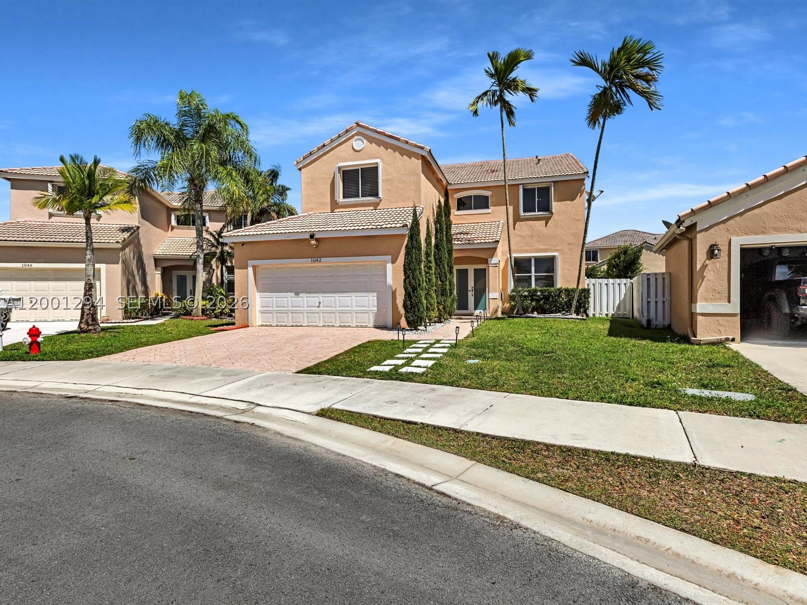 1042 Thistle Creek Ct — photo