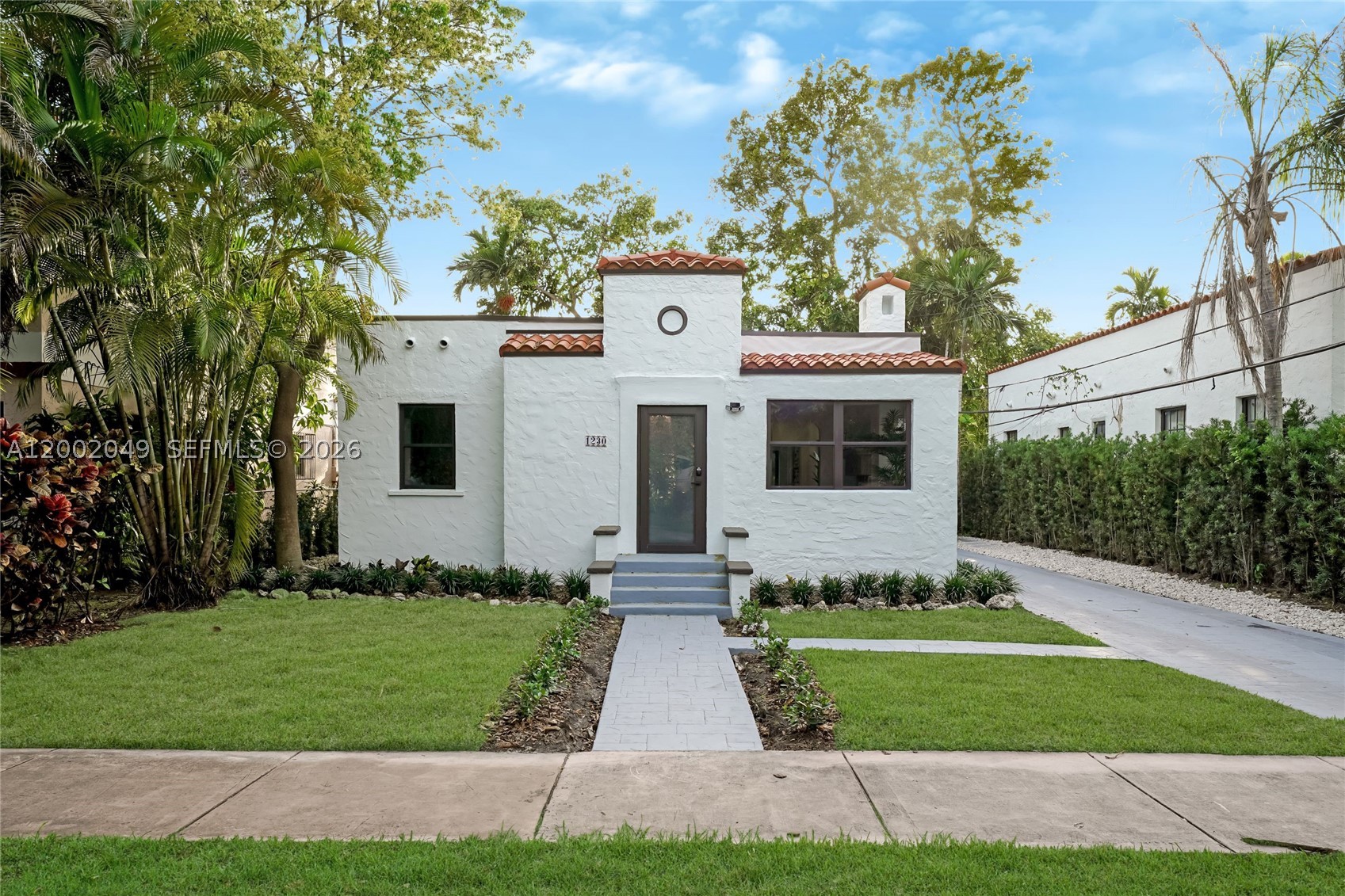 1230 Pizarro St — photo