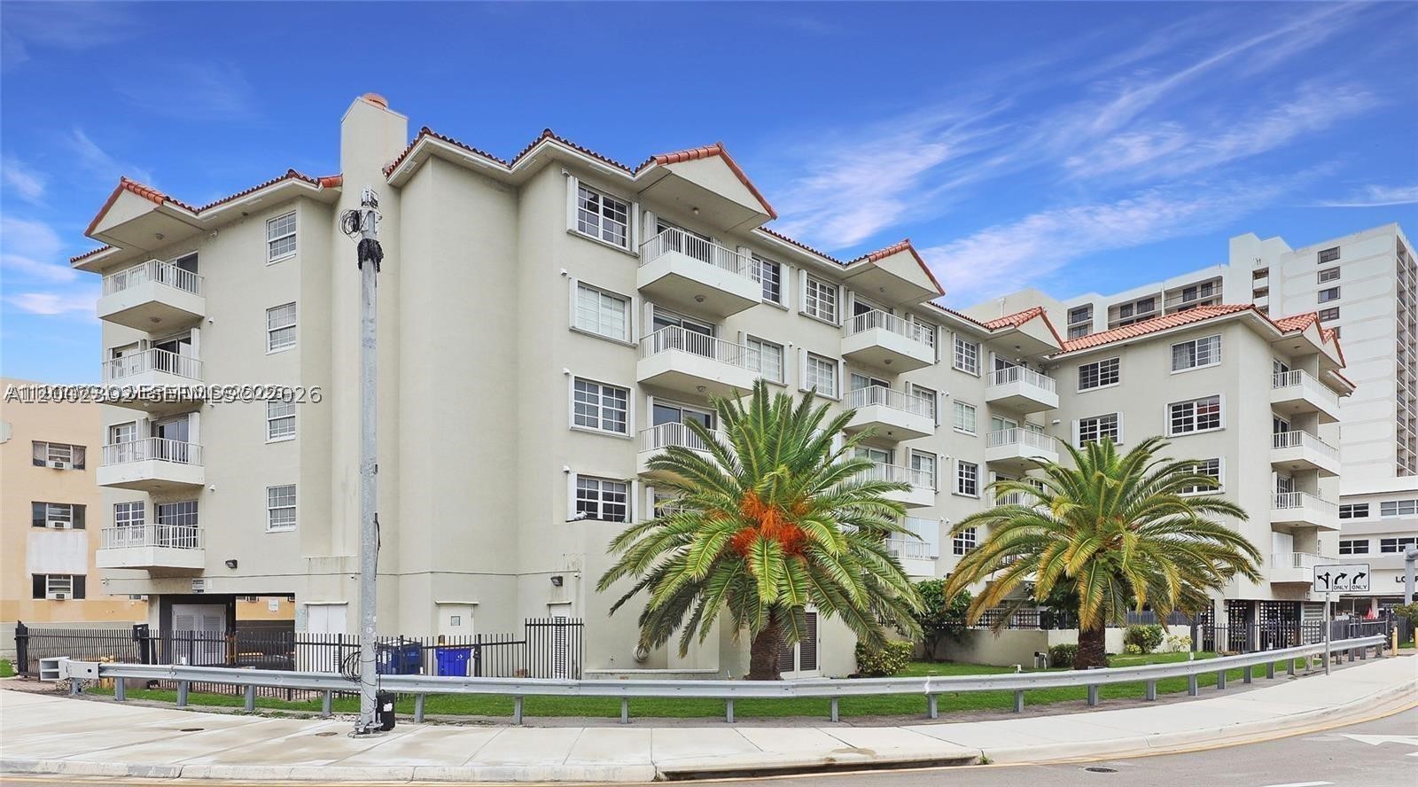 2600 Collins Ave 405 — photo