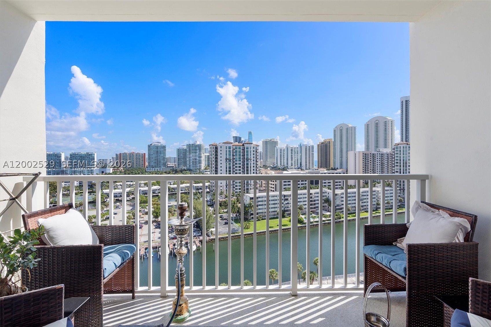300 Bayview Dr 1503 — photo