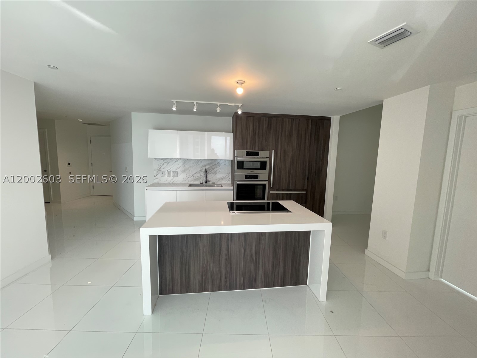 851 NE 1st Ave 3103 — photo