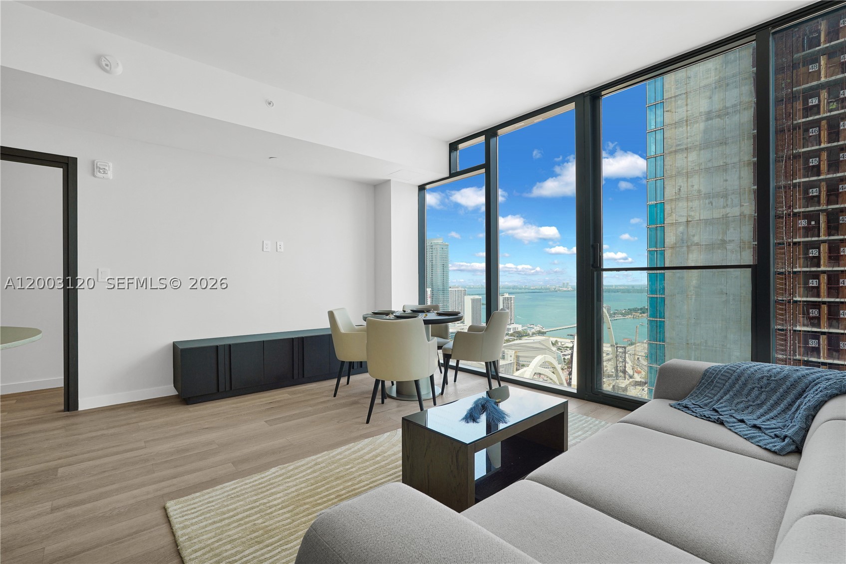 20 NE 11th St 4006 — photo