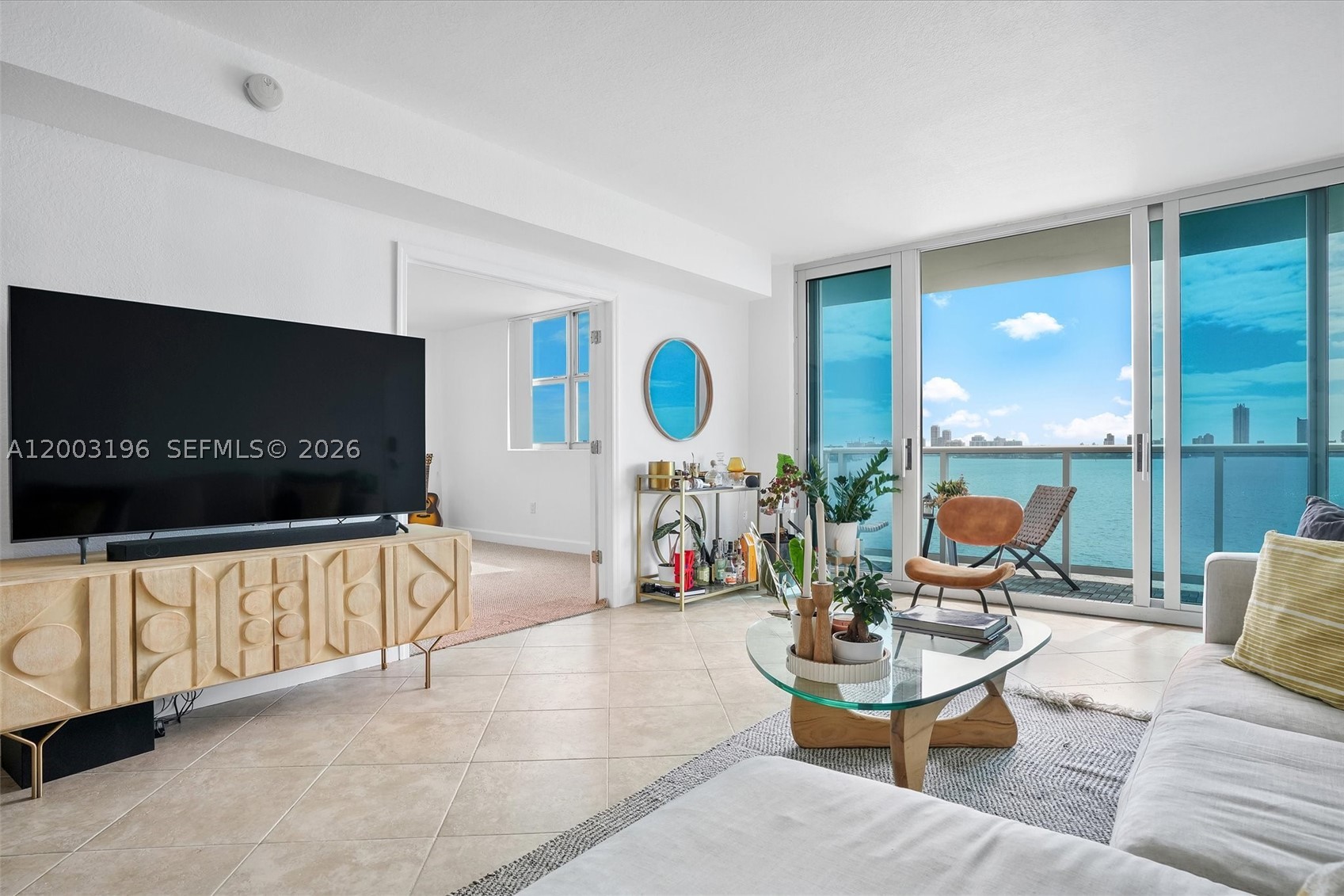 7501 E Treasure Dr 4Ef — photo