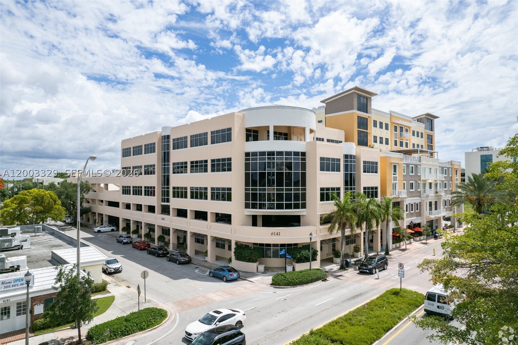 6141 Sunset Dr 102 — photo