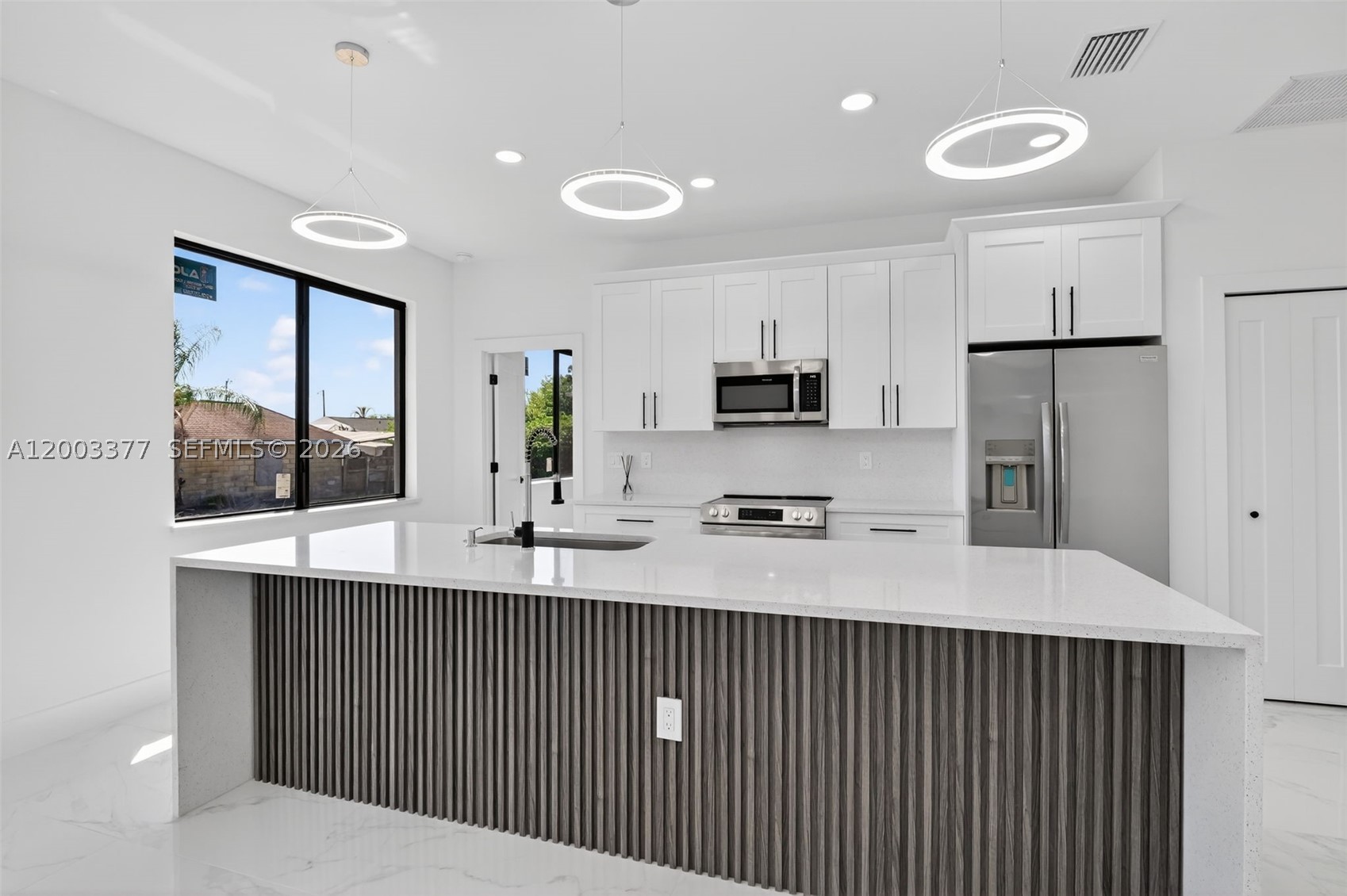 3903 SW 11 — photo