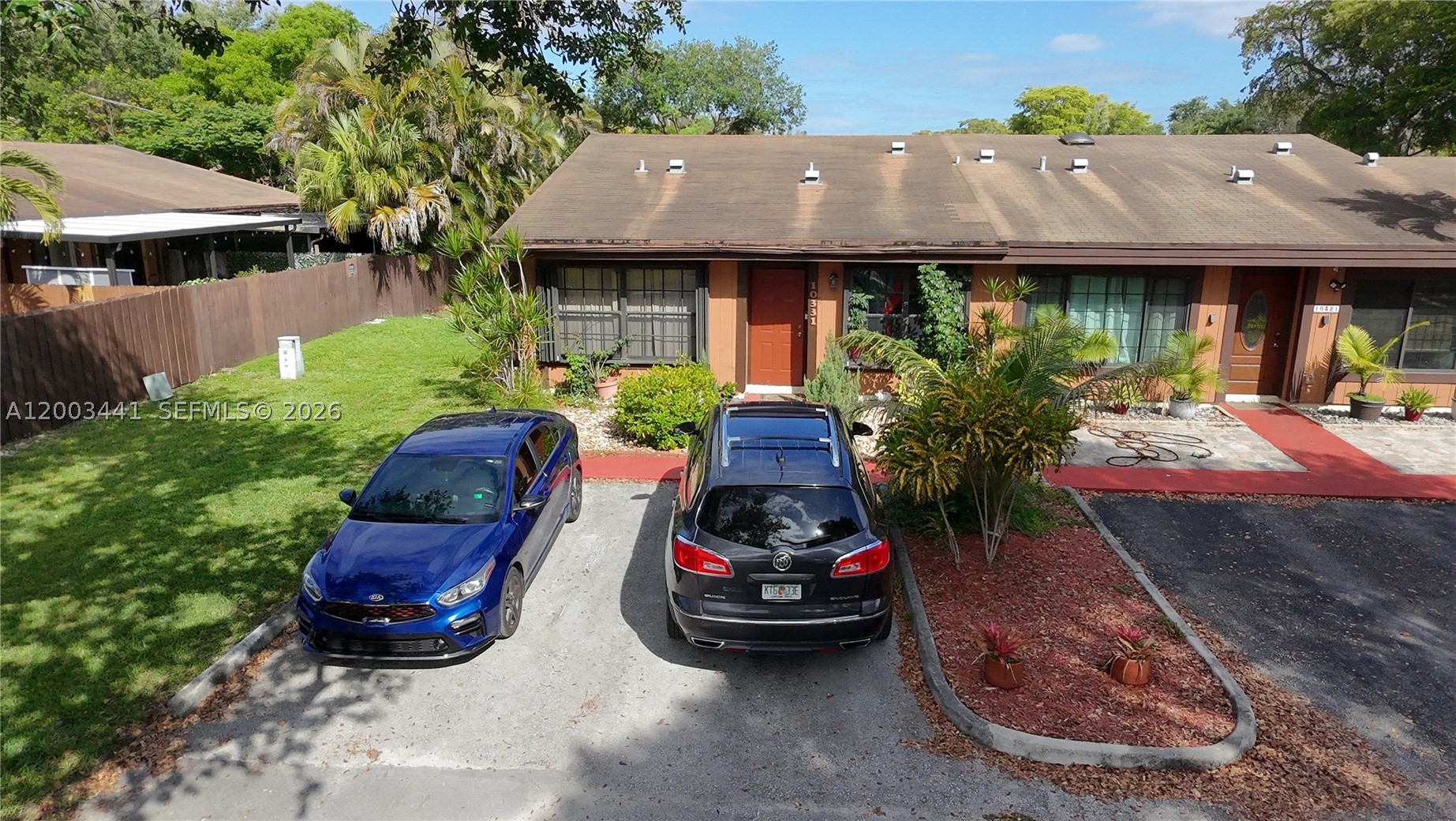 10331 Holly Ct — photo