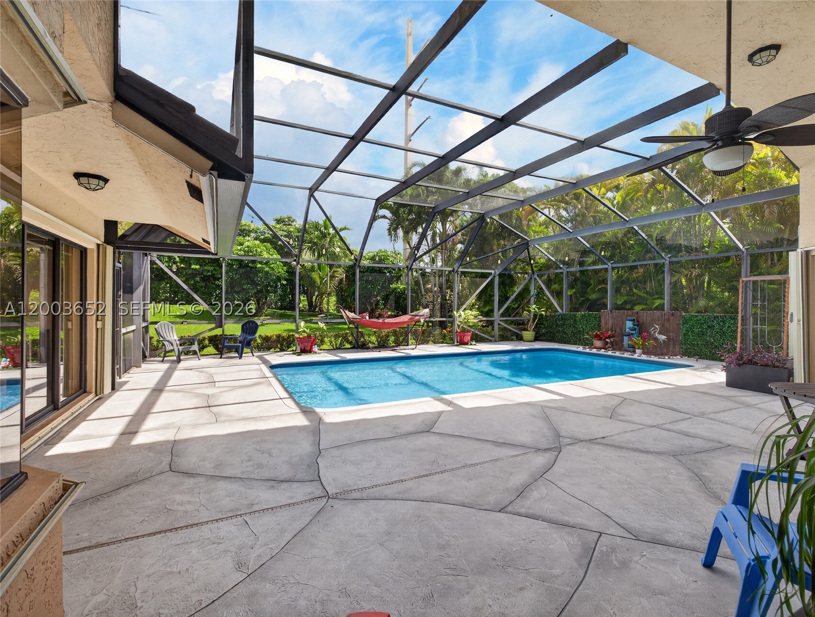 1025 Creekford Dr — photo