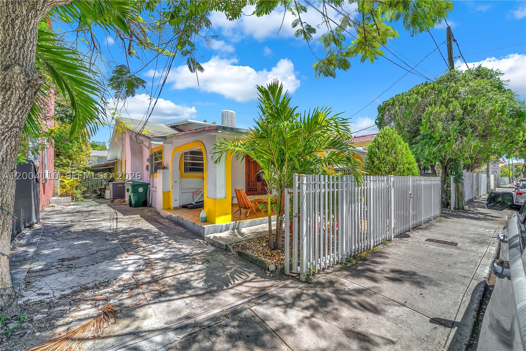 219 SW 6th Ave — photo