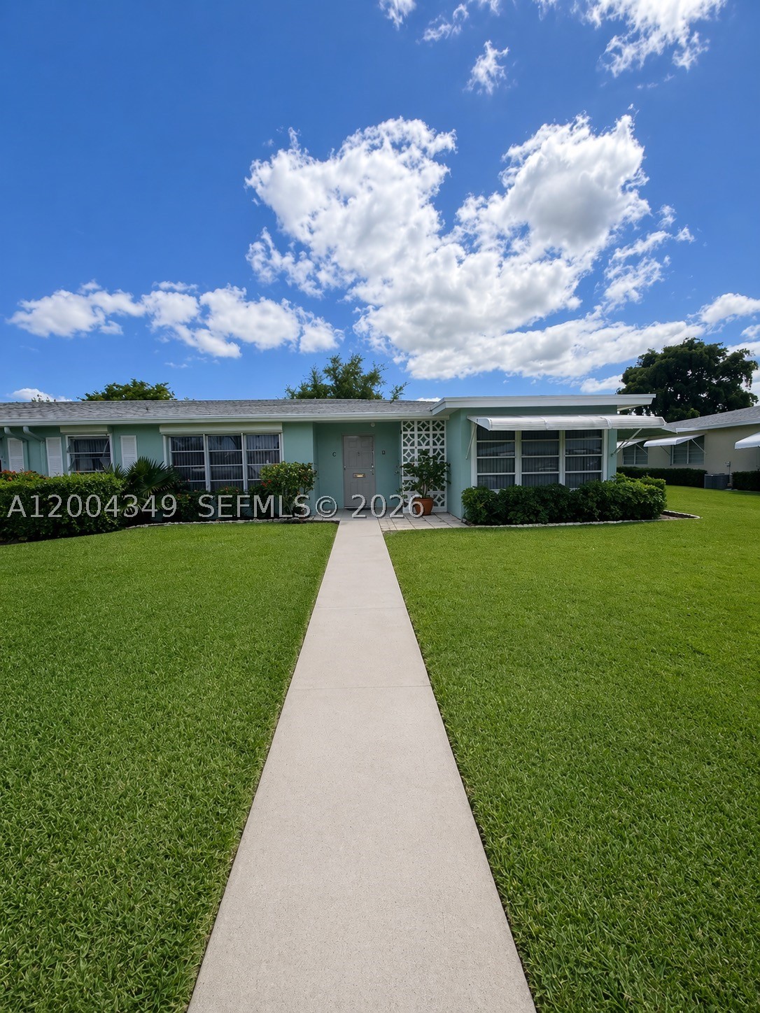 200 High Point Ct E D — photo