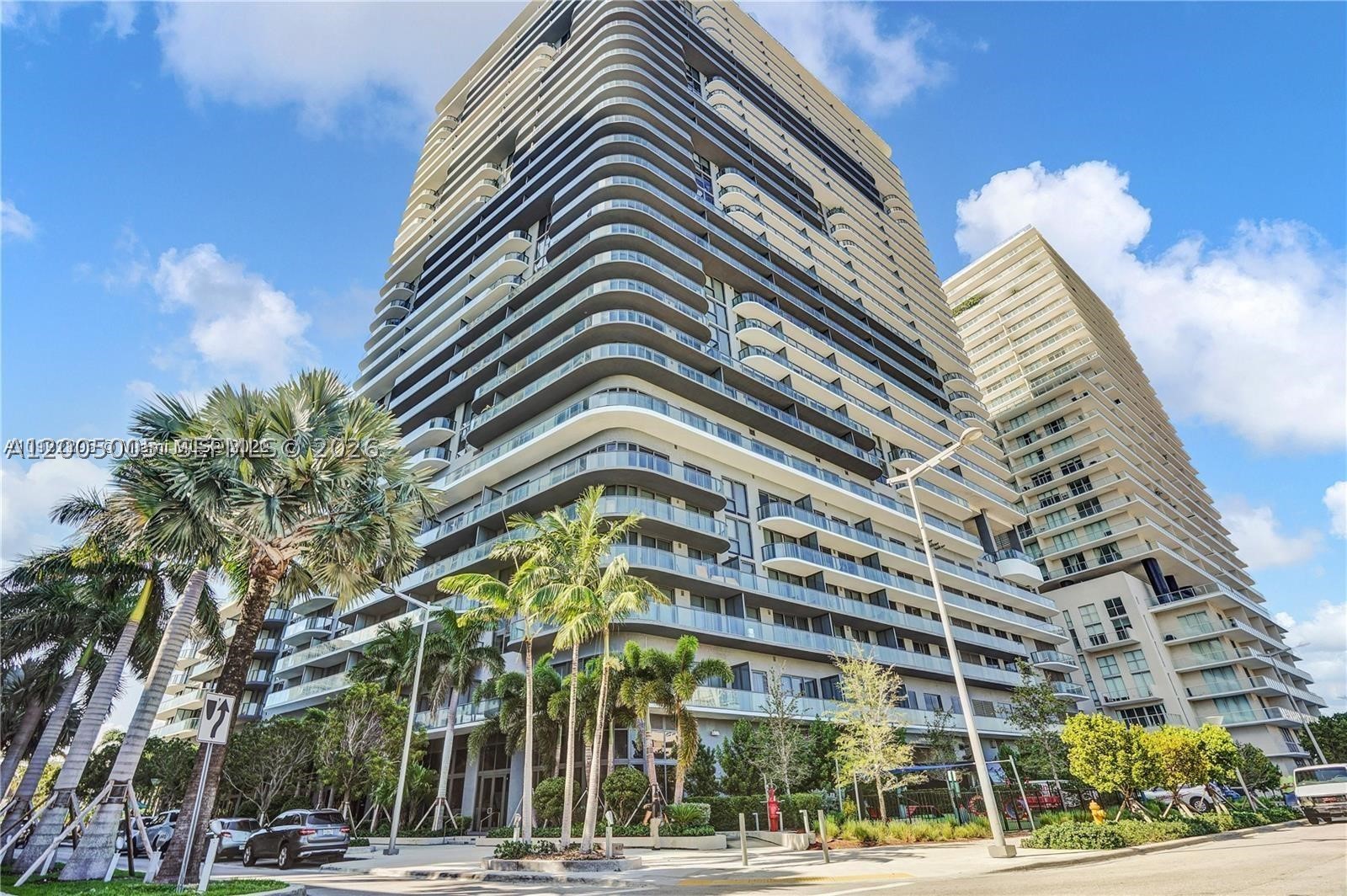 121 NE 34 St 2215 — photo