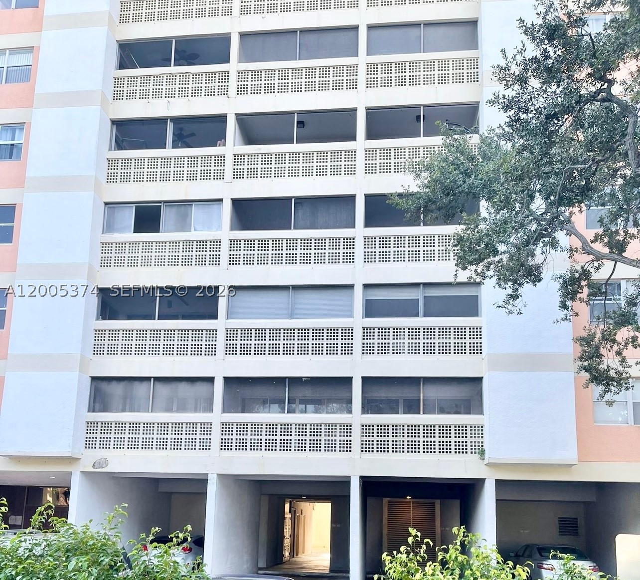 3301 Spanish Moss Ter 510 — photo