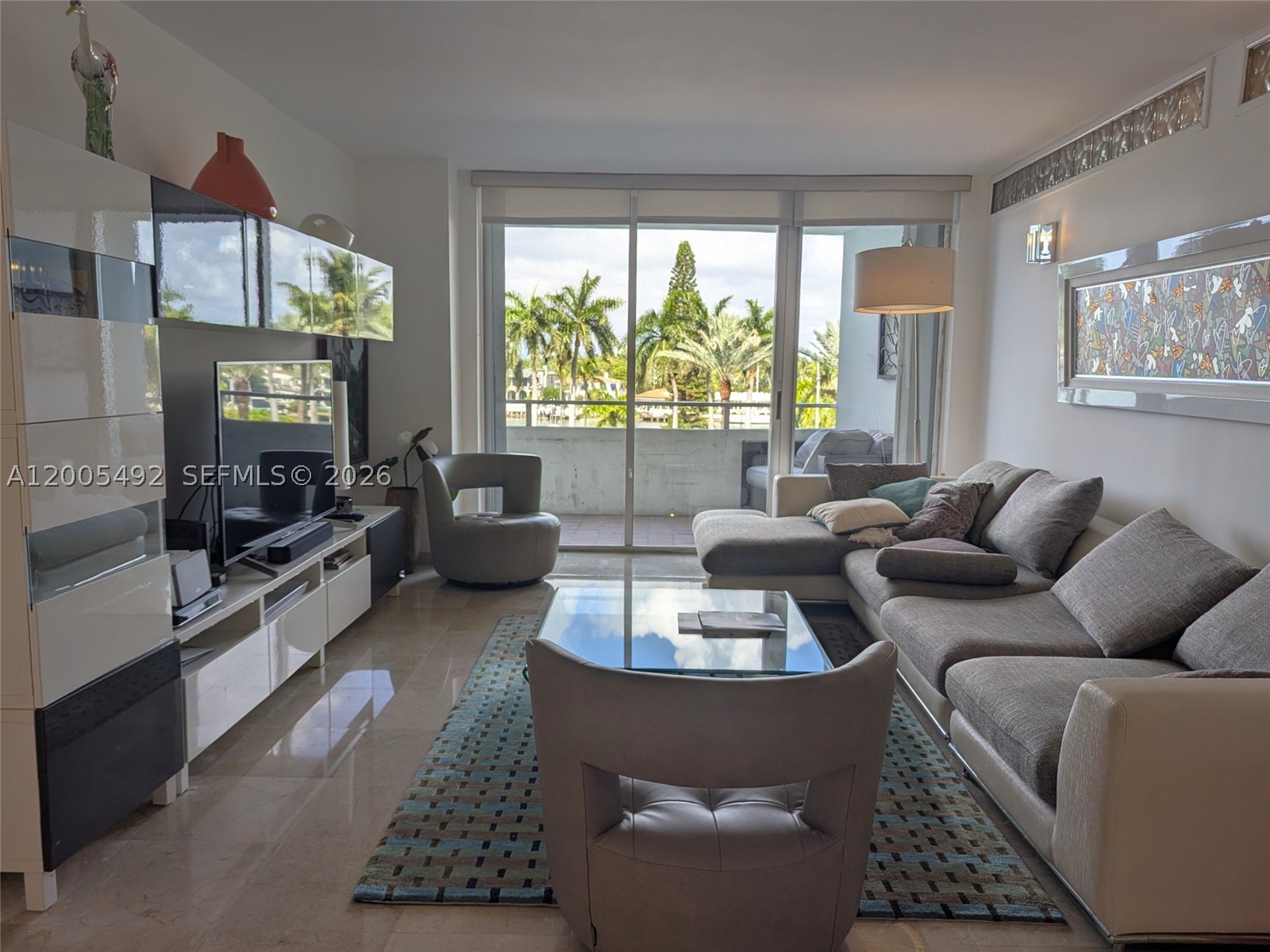5161 Collins Ave 518 — photo