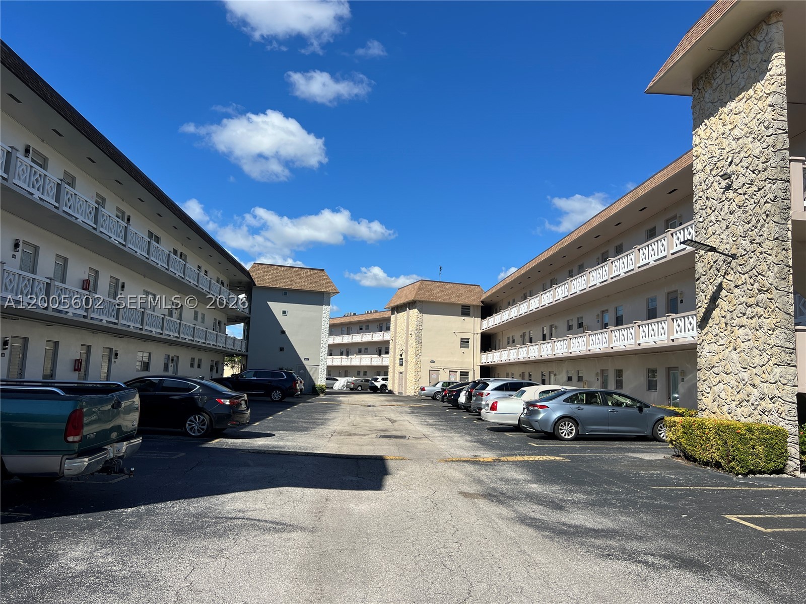 5181 W Oakland Park Blvd 206 — photo