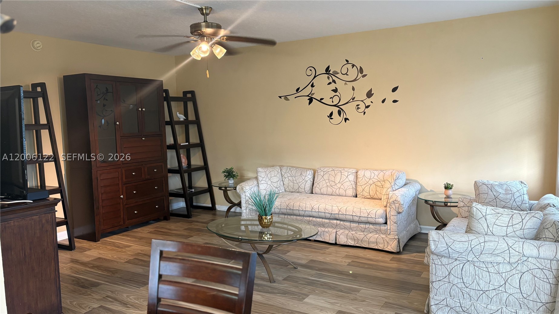 1044 Harwood D D — photo