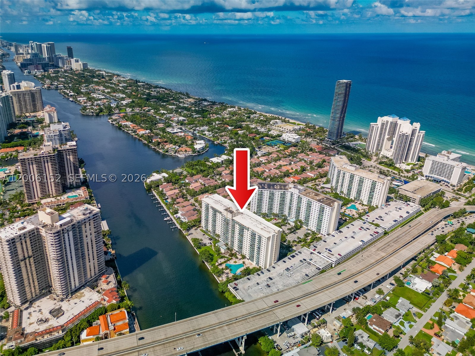 19390 Collins Ave 1410 — photo