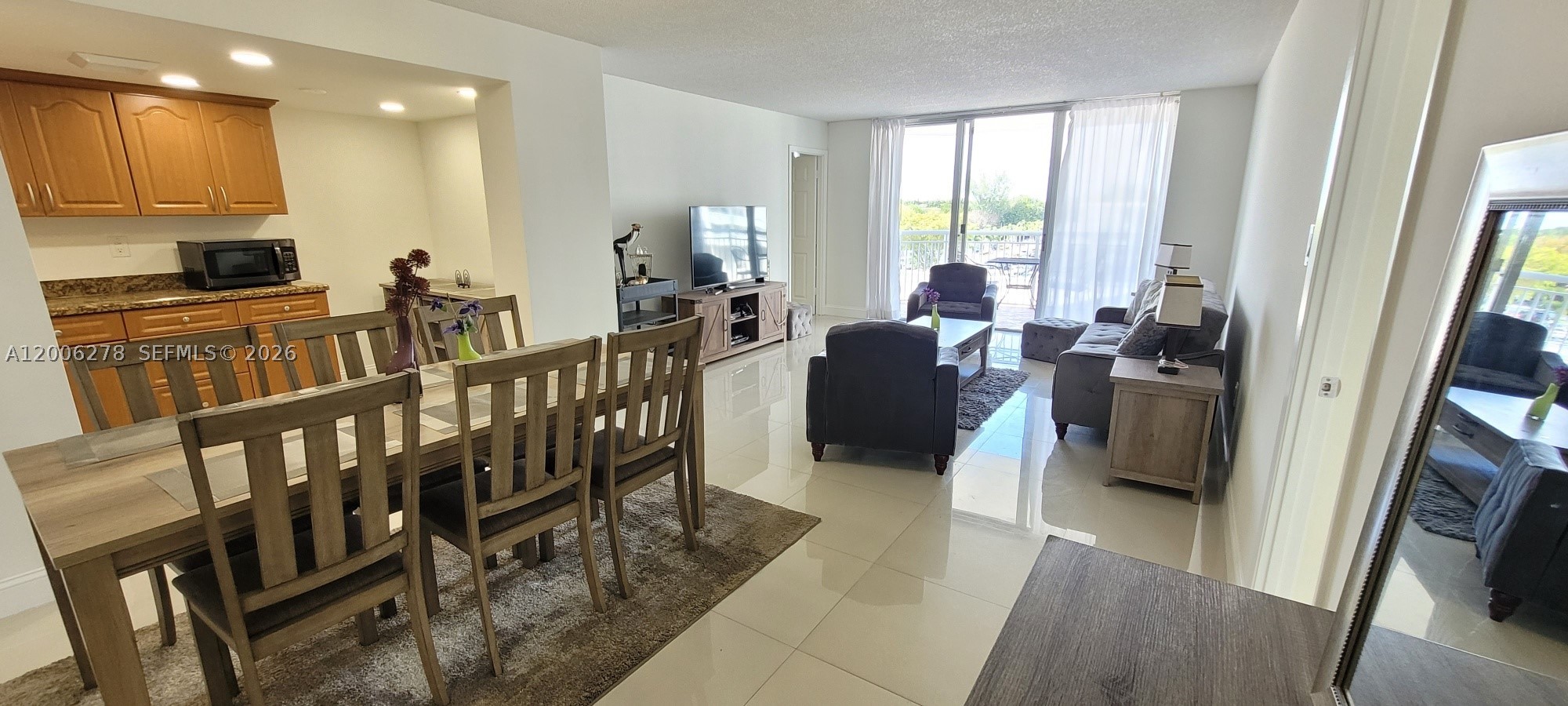 18011 Biscayne Blvd 402 — photo