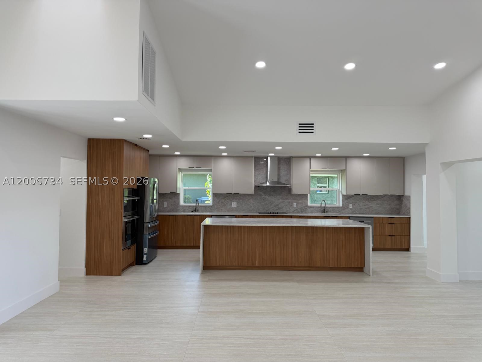 7917 Chula Vista Cres — photo