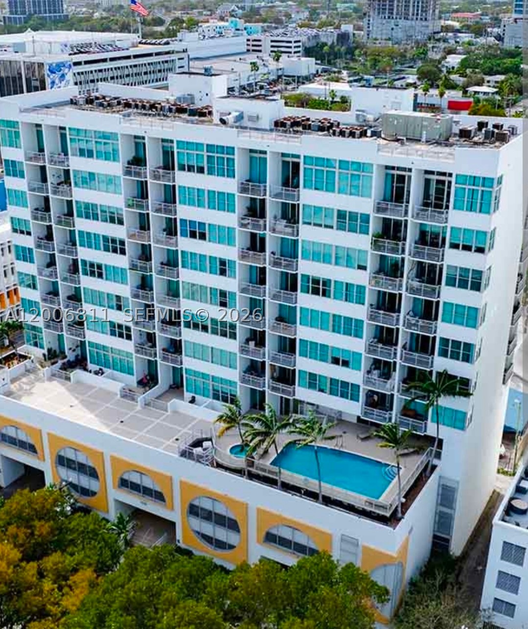 2200 NE 4th Ave Unit 803 — photo
