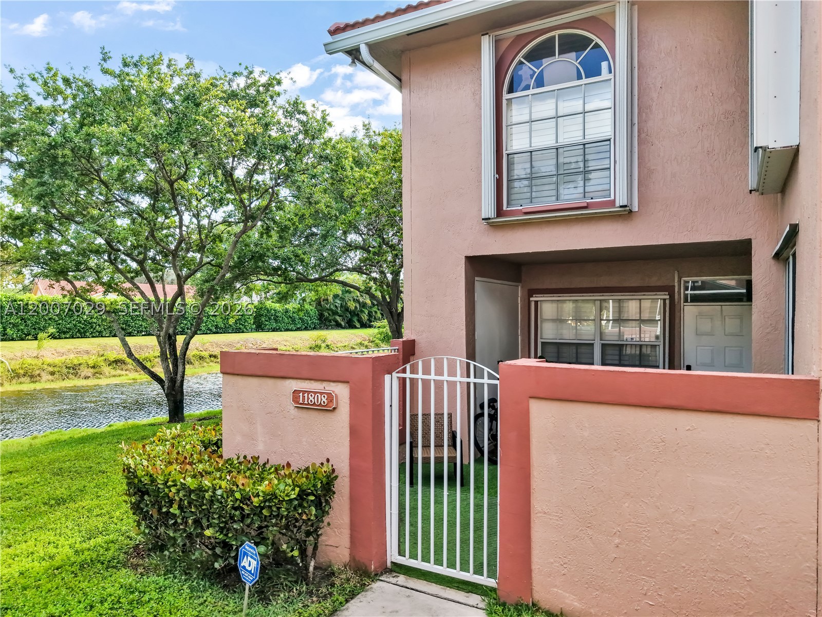 11808 Royal Palm Blvd — photo