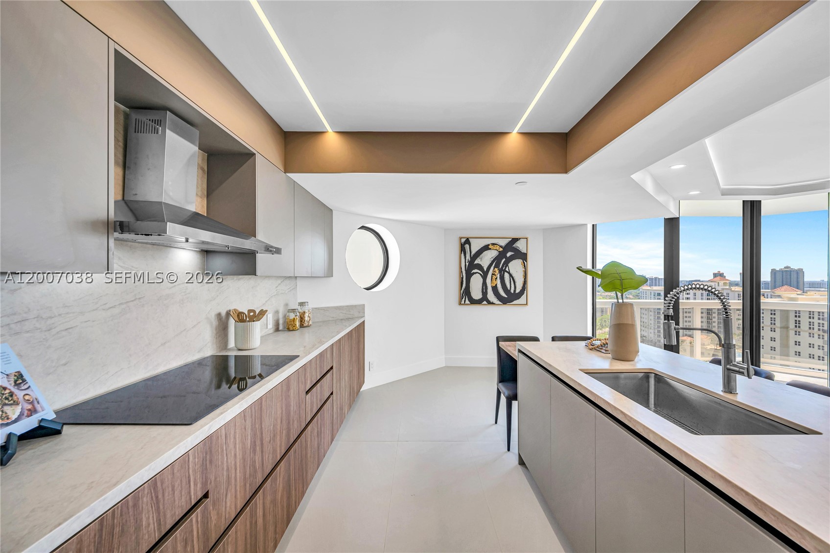 20185 E Country Club Dr 1904 — photo