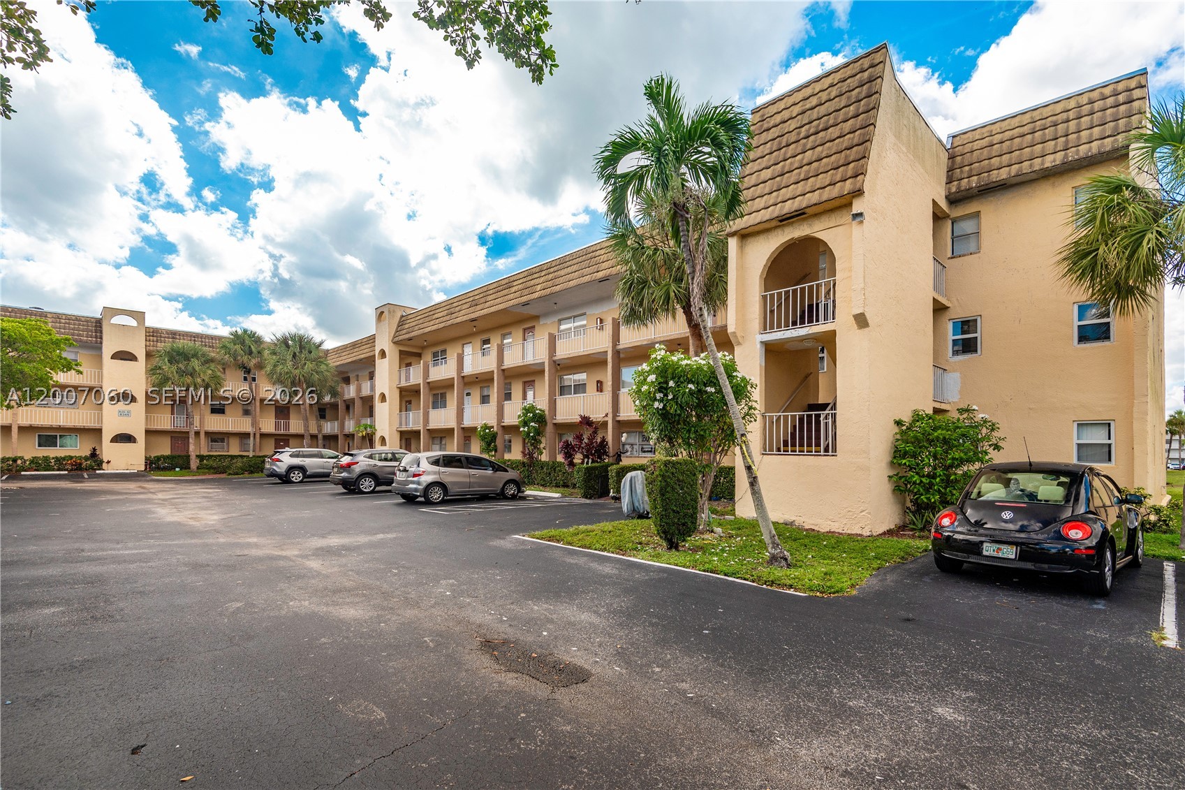8345 Sunrise Lakes Blvd 210 — photo