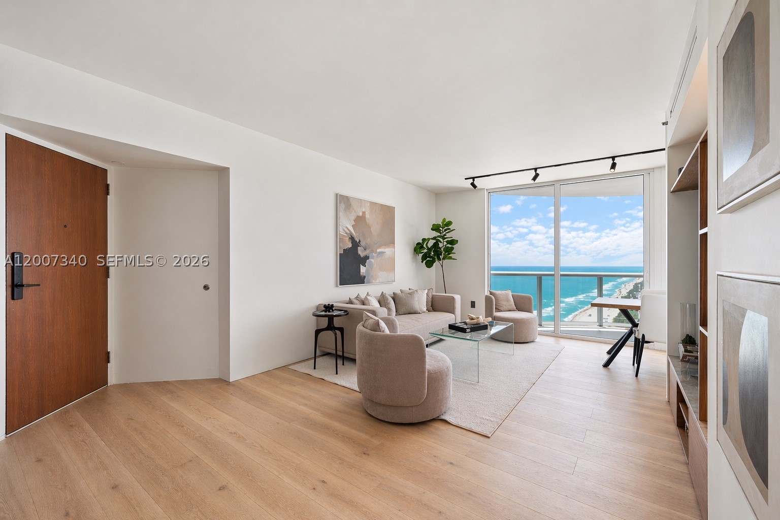 6365 Collins Ave 3904 — photo