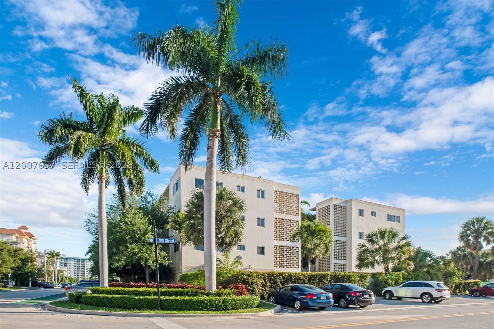 10001 W Bay Harbor Dr 208 — photo